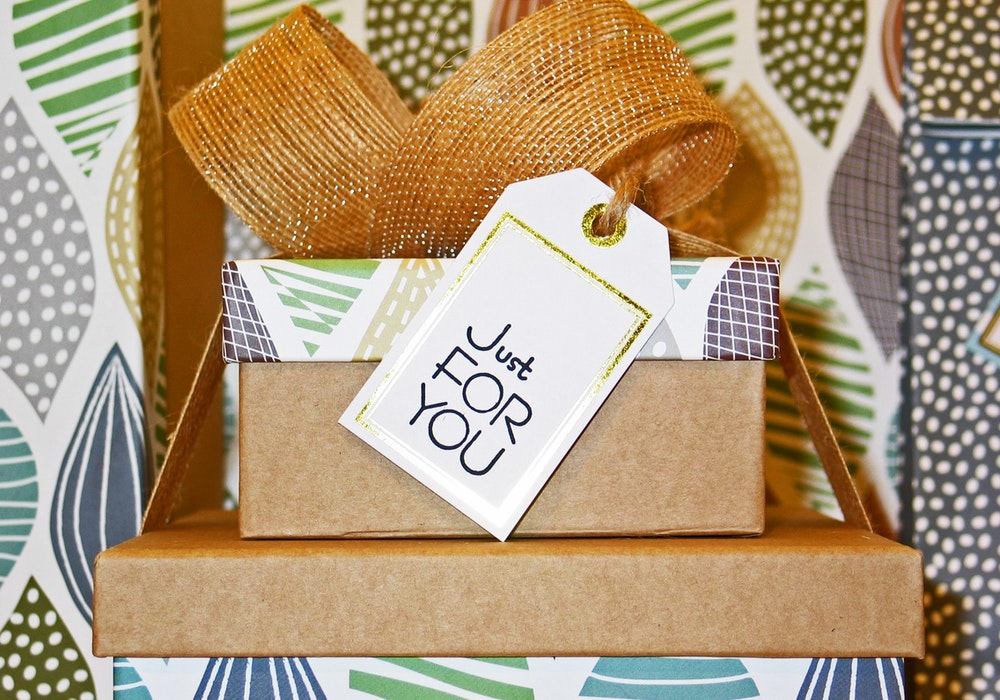 A Helpful Guide For The Perfect Return Gift For Birthday Solethreads